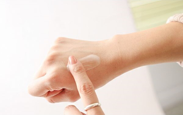 COSRX Olajmentes Ultra Hirdatáló Lotion 100ml