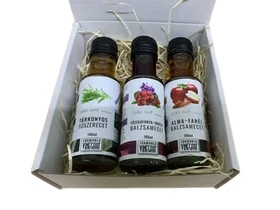 Formanek Vineg'art Áfonya-ibolya balzsamecet 100 ml-Tárkonyos fűszerecet 100 ml-Alma-fahéj balzsamecet 100 ml csomag Formanek Vineg'art Áfonya-ibolya balzsamecet 100 ml-Tárkonyos fűszerecet 100 ml-Alma-fahéj balzsamecet 100 ml csomag