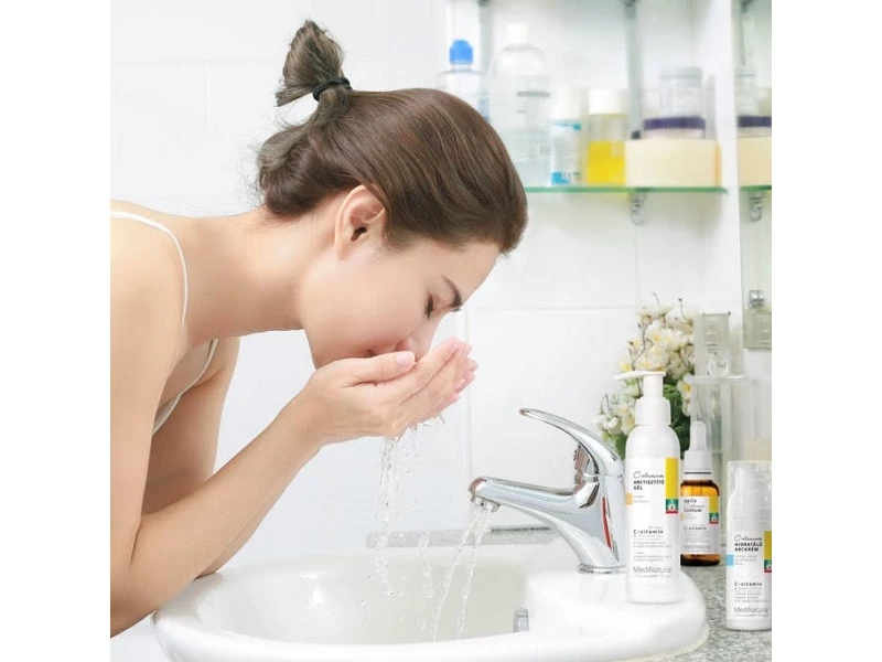 MediNatural C-VITAMINOS ARCTISZTÍTÓ GÉL 150ML