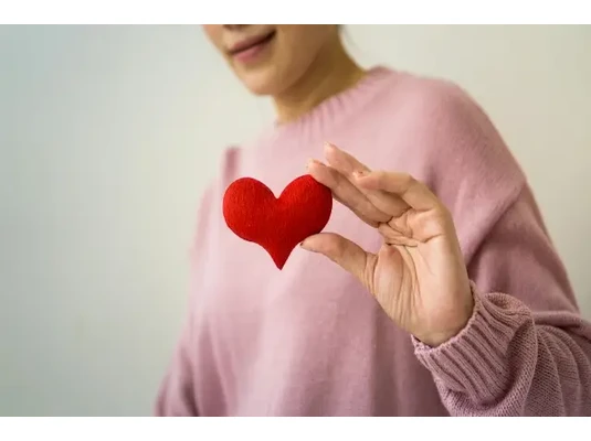 omega-3 zsírsav, omega-3 előnyei, omega-3 hatása a szívre, omega-3 hatása az agyra, omega-3 hiány tünetei, omega-3 élelmiszerek, omega-3 immunrendszer, omega-3 étrend-kiegészítő